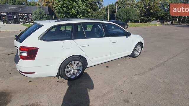 Білий Шкода Октавія, об'ємом двигуна 1.6 л та пробігом 197 тис. км за 14800 $, фото 16 на Automoto.ua