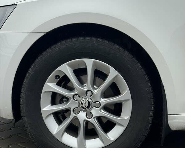 Белый Шкода Октавия, объемом двигателя 1.6 л и пробегом 280 тыс. км за 11900 $, фото 34 на Automoto.ua