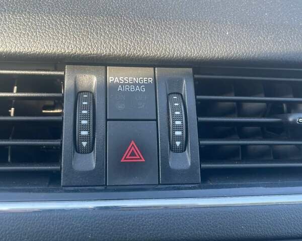 Белый Шкода Октавия, объемом двигателя 2 л и пробегом 220 тыс. км за 16200 $, фото 73 на Automoto.ua