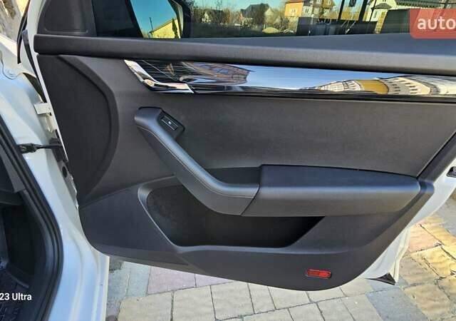 Белый Шкода Октавия, объемом двигателя 1.6 л и пробегом 245 тыс. км за 12499 $, фото 45 на Automoto.ua