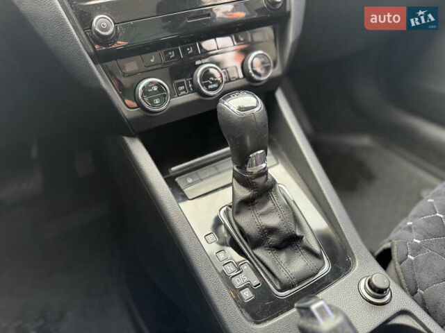 Білий Шкода Октавія, об'ємом двигуна 1.8 л та пробігом 216 тис. км за 14190 $, фото 19 на Automoto.ua