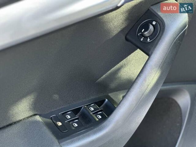 Белый Шкода Октавия, объемом двигателя 1.6 л и пробегом 198 тыс. км за 13500 $, фото 9 на Automoto.ua