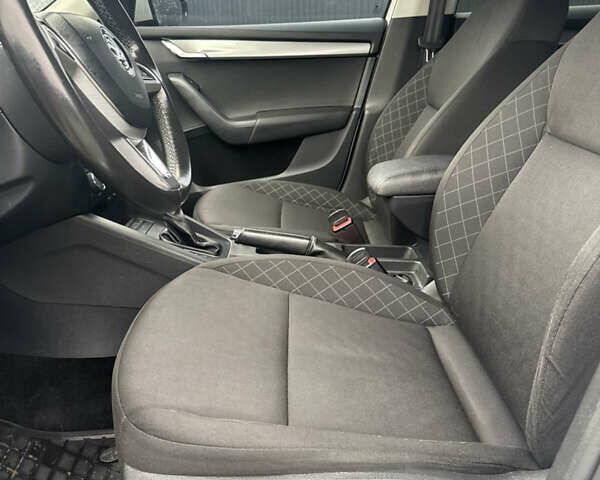 Белый Шкода Октавия, объемом двигателя 1.6 л и пробегом 280 тыс. км за 11900 $, фото 28 на Automoto.ua