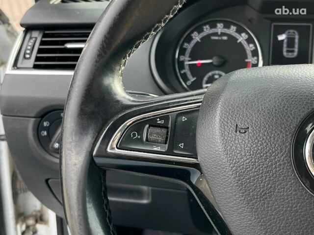 Белый Шкода Октавия, объемом двигателя 1.6 л и пробегом 260 тыс. км за 12490 $, фото 31 на Automoto.ua