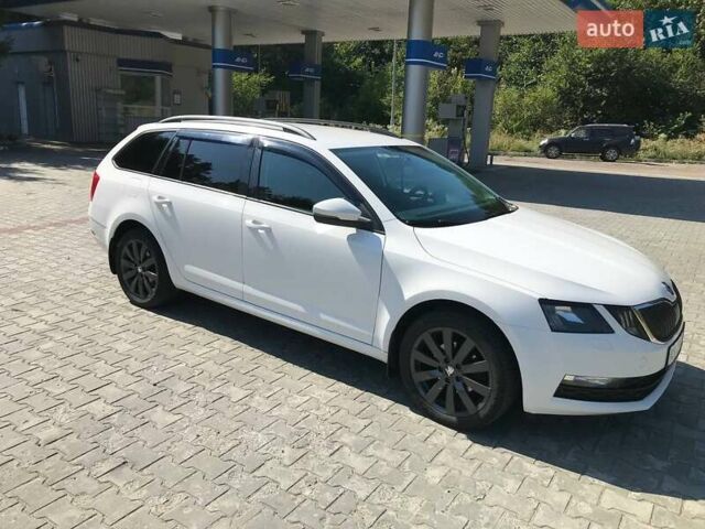 Білий Шкода Октавія, об'ємом двигуна 1.6 л та пробігом 284 тис. км за 14000 $, фото 4 на Automoto.ua