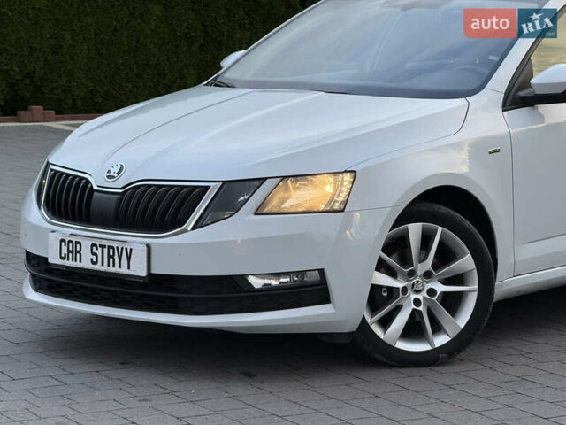 Шкода Октавія 2017 у Стрые на Automoto.ua Білий Шкода Октавія, об'ємом двигуна 1.6 л та пробігом 218 тис. км за 12700 $, фото 7 на Automoto.ua