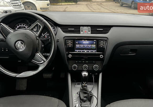 Белый Шкода Октавия, объемом двигателя 1.6 л и пробегом 198 тыс. км за 12200 $, фото 8 на Automoto.ua