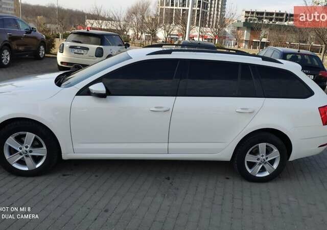 Белый Шкода Октавия, объемом двигателя 1.6 л и пробегом 219 тыс. км за 12800 $, фото 25 на Automoto.ua