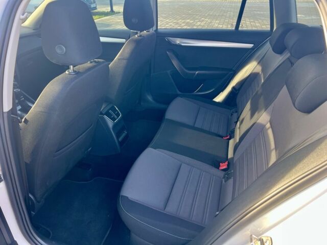 Белый Шкода Октавия, объемом двигателя 2 л и пробегом 247 тыс. км за 13500 $, фото 11 на Automoto.ua