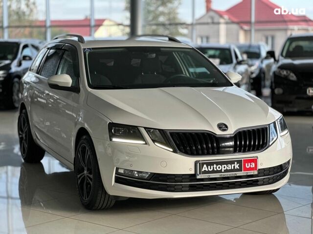 Белый Шкода Октавия, объемом двигателя 1.6 л и пробегом 212 тыс. км за 15340 $, фото 2 на Automoto.ua