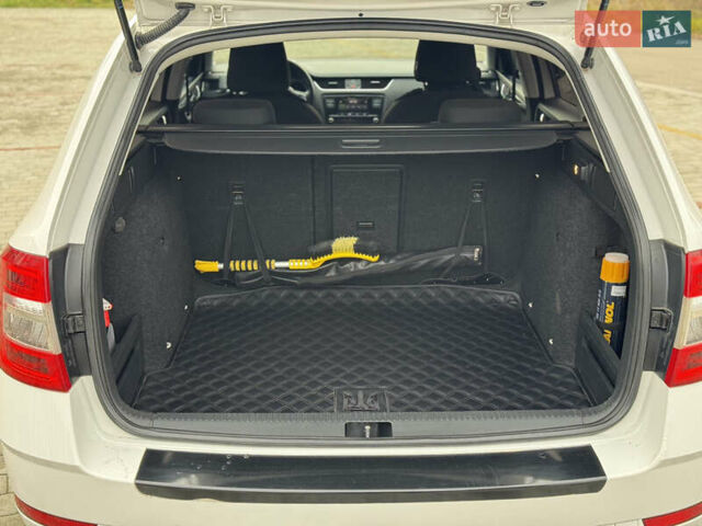 Білий Шкода Октавія, об'ємом двигуна 1.8 л та пробігом 216 тис. км за 14190 $, фото 7 на Automoto.ua