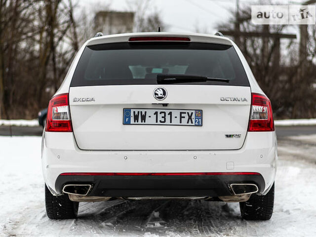 Белый Шкода Октавия, объемом двигателя 2 л и пробегом 260 тыс. км за 13000 $, фото 4 на Automoto.ua