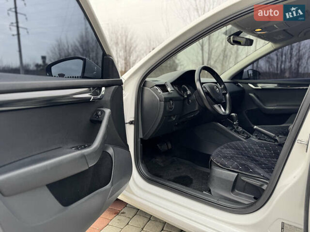 Білий Шкода Октавія, об'ємом двигуна 1.8 л та пробігом 216 тис. км за 14190 $, фото 23 на Automoto.ua