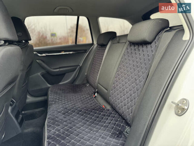 Білий Шкода Октавія, об'ємом двигуна 1.8 л та пробігом 216 тис. км за 14190 $, фото 15 на Automoto.ua