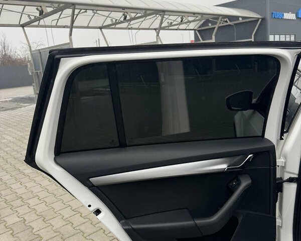 Белый Шкода Октавия, объемом двигателя 1.6 л и пробегом 280 тыс. км за 11900 $, фото 24 на Automoto.ua