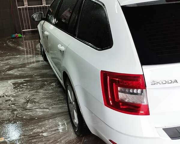 Белый Шкода Октавия, объемом двигателя 1.97 л и пробегом 275 тыс. км за 15200 $, фото 4 на Automoto.ua