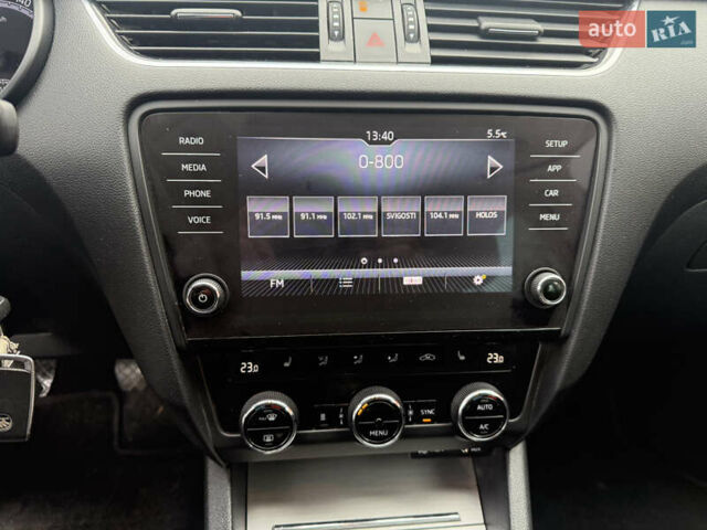 Белый Шкода Октавия, объемом двигателя 1.6 л и пробегом 218 тыс. км за 12950 $, фото 14 на Automoto.ua