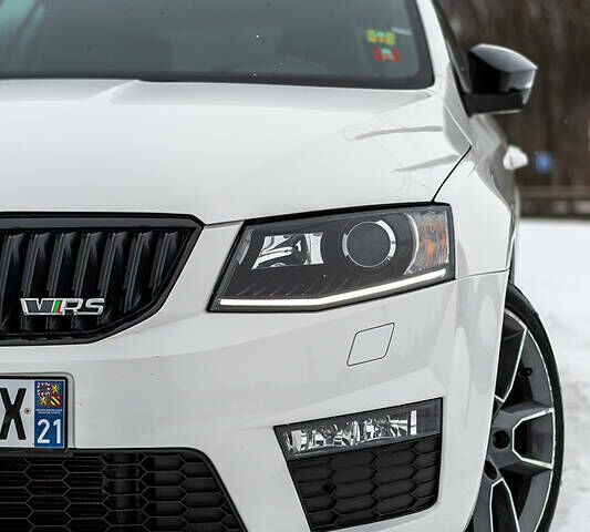 Белый Шкода Октавия, объемом двигателя 2 л и пробегом 260 тыс. км за 13000 $, фото 14 на Automoto.ua