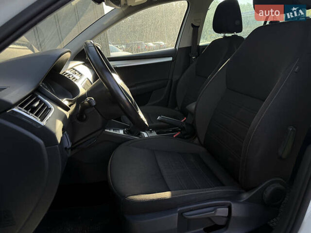Білий Шкода Октавія, об'ємом двигуна 1.97 л та пробігом 250 тис. км за 13300 $, фото 24 на Automoto.ua