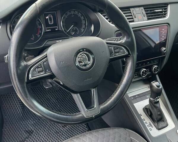 Белый Шкода Октавия, объемом двигателя 2 л и пробегом 220 тыс. км за 16200 $, фото 19 на Automoto.ua