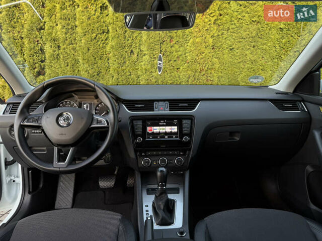 Белый Шкода Октавия, объемом двигателя 2 л и пробегом 183 тыс. км за 14300 $, фото 52 на Automoto.ua