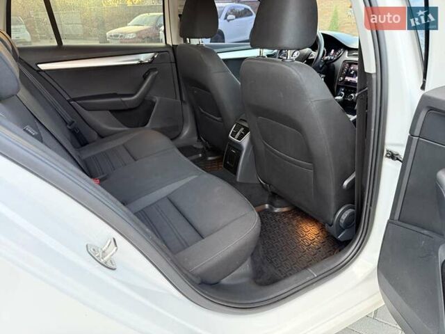 Белый Шкода Октавия, объемом двигателя 1.97 л и пробегом 222 тыс. км за 14900 $, фото 22 на Automoto.ua