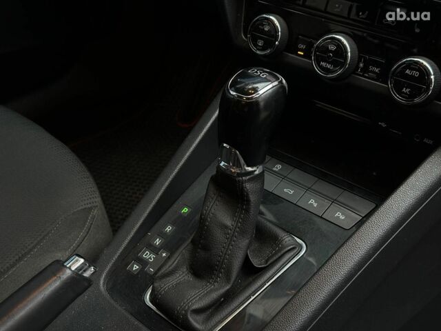 Белый Шкода Октавия, объемом двигателя 1.6 л и пробегом 212 тыс. км за 15340 $, фото 21 на Automoto.ua