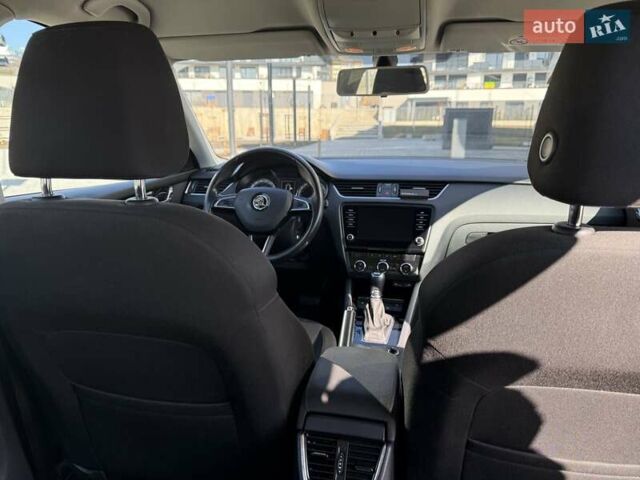 Белый Шкода Октавия, объемом двигателя 2 л и пробегом 220 тыс. км за 15999 $, фото 83 на Automoto.ua