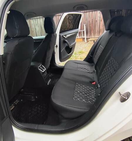 Белый Шкода Октавия, объемом двигателя 1.6 л и пробегом 342 тыс. км за 10800 $, фото 8 на Automoto.ua