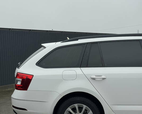 Белый Шкода Октавия, объемом двигателя 1.6 л и пробегом 280 тыс. км за 11900 $, фото 15 на Automoto.ua