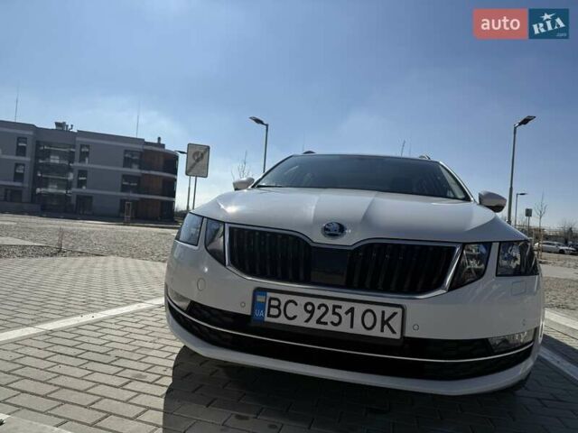 Белый Шкода Октавия, объемом двигателя 2 л и пробегом 220 тыс. км за 15999 $, фото 133 на Automoto.ua