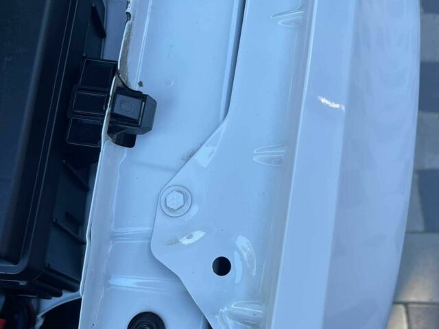 Белый Шкода Октавия, объемом двигателя 1.6 л и пробегом 208 тыс. км за 11699 $, фото 3 на Automoto.ua