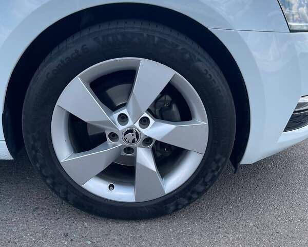 Белый Шкода Октавия, объемом двигателя 2 л и пробегом 220 тыс. км за 16200 $, фото 43 на Automoto.ua
