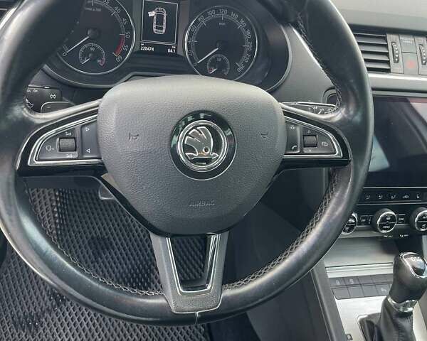 Белый Шкода Октавия, объемом двигателя 2 л и пробегом 220 тыс. км за 16200 $, фото 24 на Automoto.ua