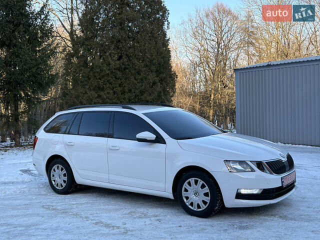 Білий Шкода Октавія, об'ємом двигуна 1.6 л та пробігом 290 тис. км за 11300 $, фото 21 на Automoto.ua
