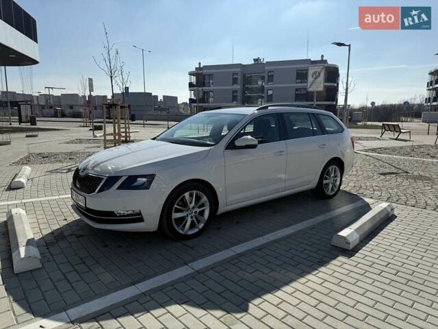 Белый Шкода Октавия, объемом двигателя 2 л и пробегом 220 тыс. км за 15999 $, фото 16 на Automoto.ua