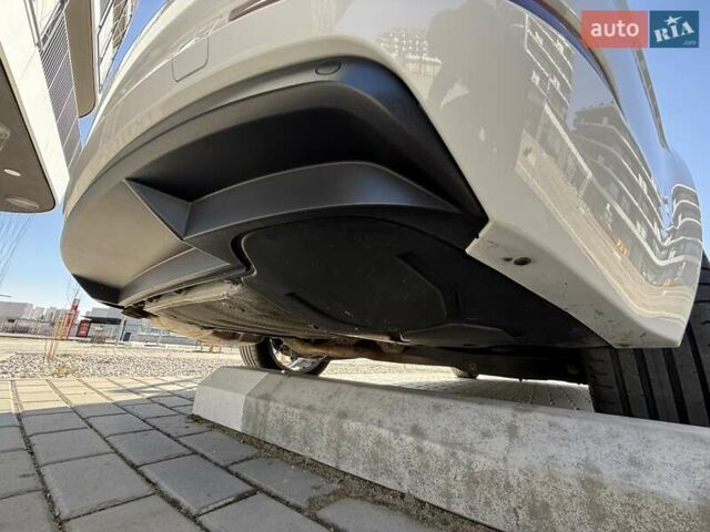 Белый Шкода Октавия, объемом двигателя 2 л и пробегом 220 тыс. км за 15999 $, фото 159 на Automoto.ua