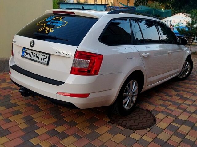 Белый Шкода Октавия, объемом двигателя 1.6 л и пробегом 308 тыс. км за 10900 $, фото 3 на Automoto.ua