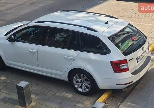 Білий Шкода Октавія, об'ємом двигуна 1.6 л та пробігом 197 тис. км за 14800 $, фото 10 на Automoto.ua