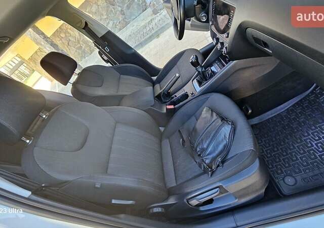 Белый Шкода Октавия, объемом двигателя 1.6 л и пробегом 245 тыс. км за 12499 $, фото 43 на Automoto.ua