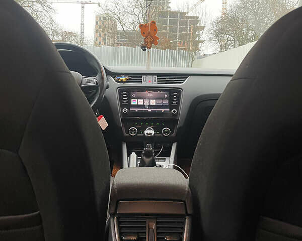 Белый Шкода Октавия, объемом двигателя 1.6 л и пробегом 200 тыс. км за 13700 $, фото 30 на Automoto.ua