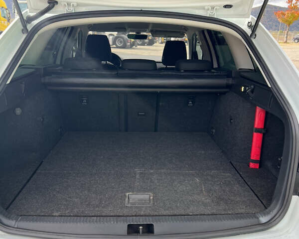 Білий Шкода Октавія, об'ємом двигуна 1.6 л та пробігом 195 тис. км за 14800 $, фото 10 на Automoto.ua