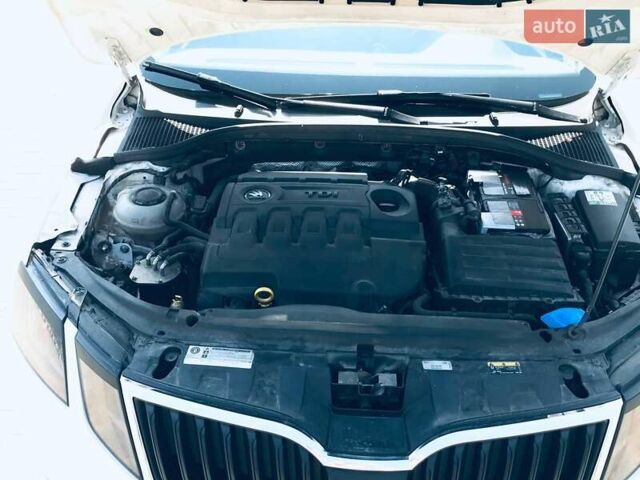 Білий Шкода Октавія, об'ємом двигуна 1.6 л та пробігом 284 тис. км за 14000 $, фото 29 на Automoto.ua