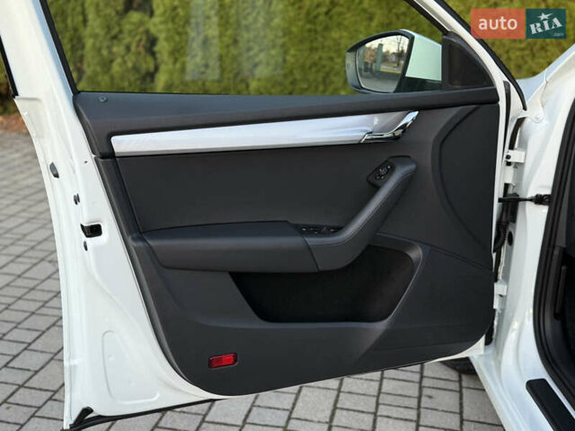 Белый Шкода Октавия, объемом двигателя 2 л и пробегом 183 тыс. км за 14300 $, фото 41 на Automoto.ua