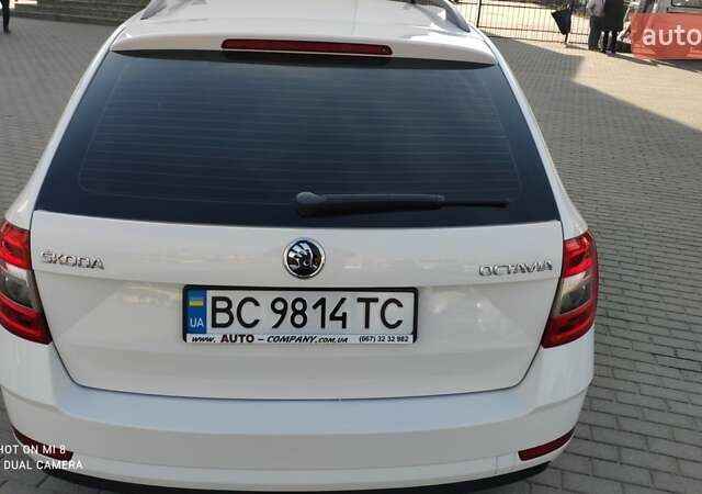 Белый Шкода Октавия, объемом двигателя 1.6 л и пробегом 219 тыс. км за 12800 $, фото 18 на Automoto.ua