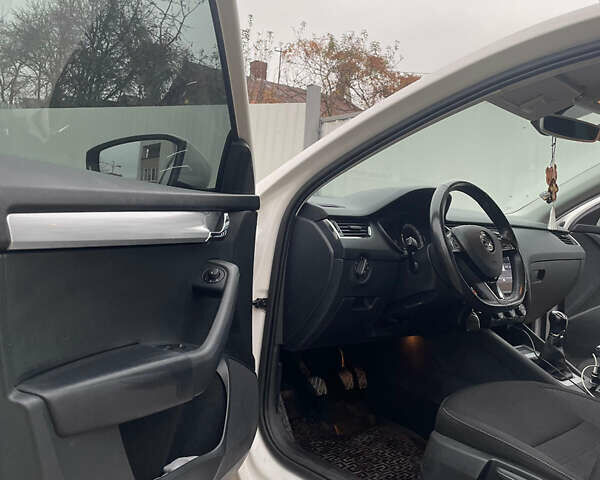 Белый Шкода Октавия, объемом двигателя 1.6 л и пробегом 200 тыс. км за 13700 $, фото 13 на Automoto.ua