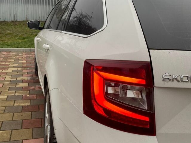 Белый Шкода Октавия, объемом двигателя 1.6 л и пробегом 200 тыс. км за 13700 $, фото 2 на Automoto.ua