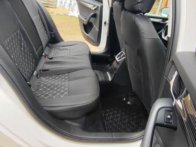 Белый Шкода Октавия, объемом двигателя 1.6 л и пробегом 340 тыс. км за 10800 $, фото 6 на Automoto.ua