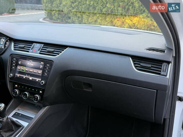 Шкода Октавія 2017 у Стрые на Automoto.ua Білий Шкода Октавія, об'ємом двигуна 1.6 л та пробігом 218 тис. км за 12700 $, фото 39 на Automoto.ua