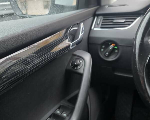 Белый Шкода Октавия, объемом двигателя 1.97 л и пробегом 273 тыс. км за 15200 $, фото 8 на Automoto.ua